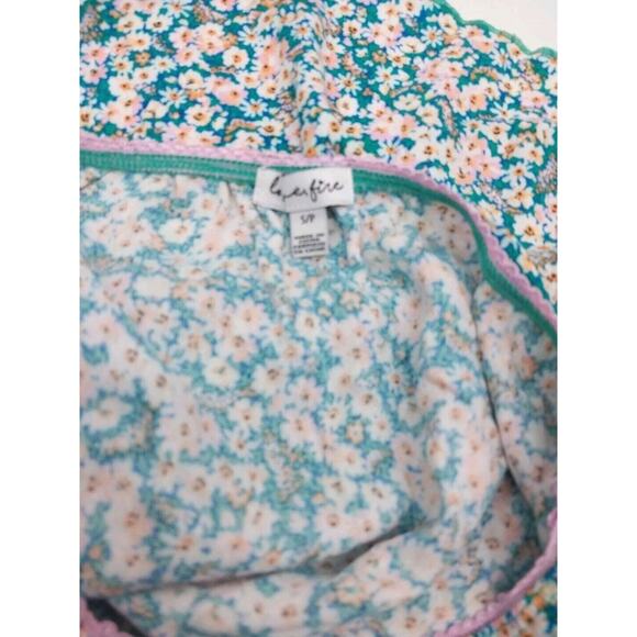 Love fire Junior's Women's Mini skirt Floral Print A Line size Small Petites - Picture 7 of 7
